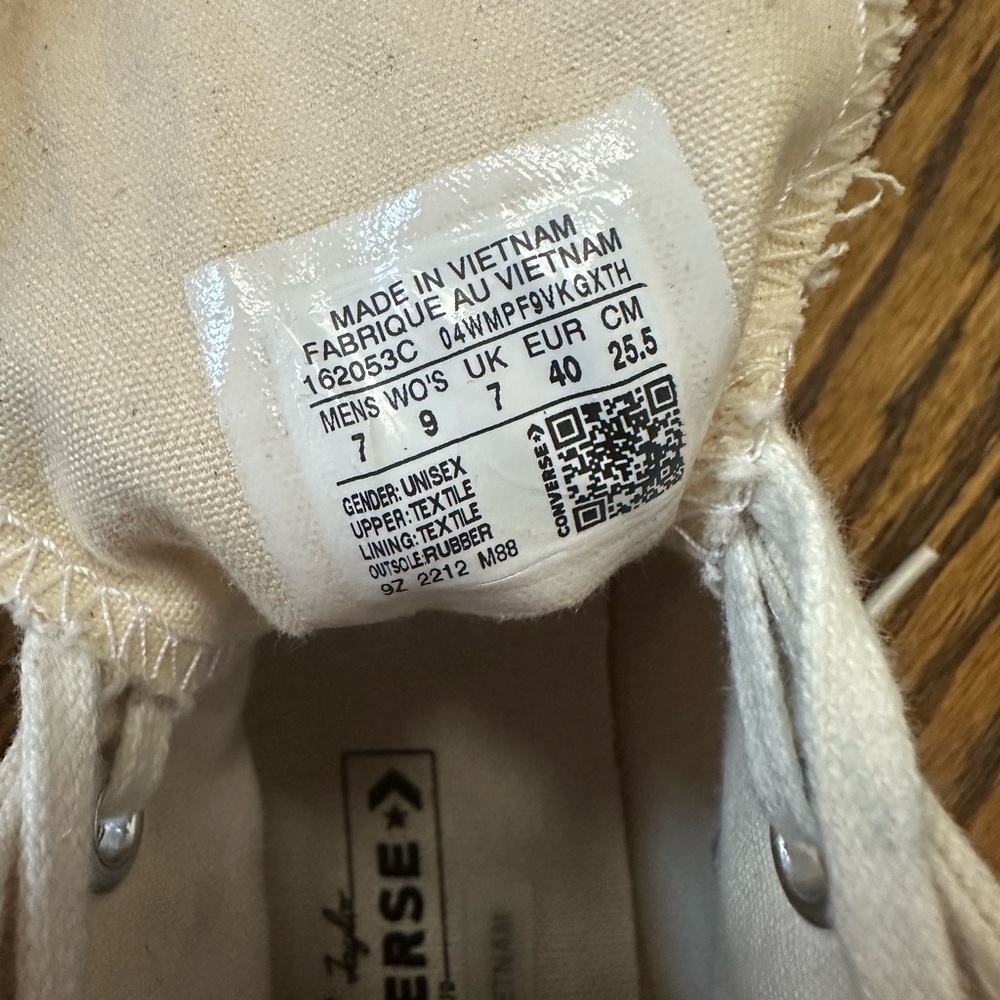Converse Canvas High-Tops in Beige - Picture 4 of 4